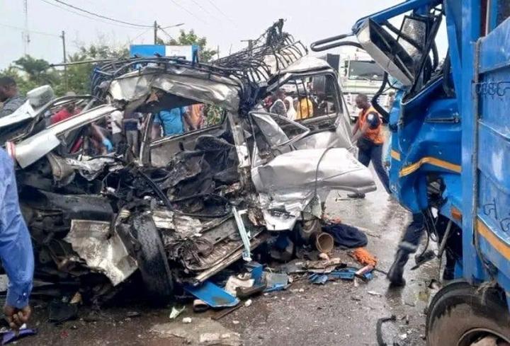 Accident Mortel à Gléï Fait 10 Morts Dont 5 Enfants Accident Mortel à Gléï Fait 10 Morts Dont 5 Enfants