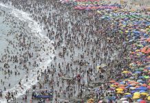 Plage emblématique du Pérou fermée pour pollution Plage emblématique du Pérou fermée pour pollution