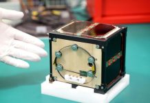 Le premier satellite en bois construit au Japon Le premier satellite en bois construit au Japon