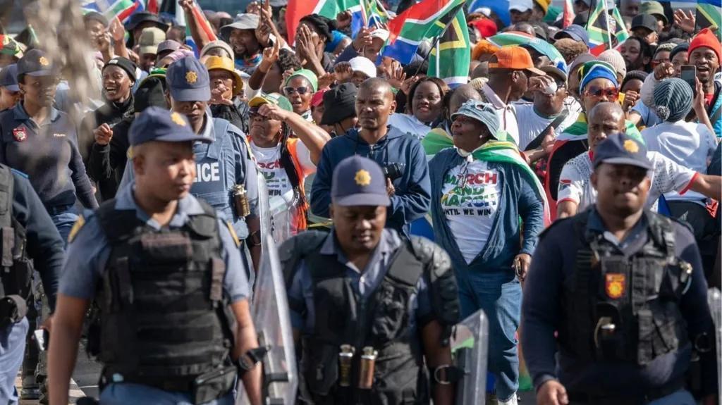 Le Parlement Africain Condamne les Violences Xénophobes Le Parlement Africain Condamne les Violences Xénophobes