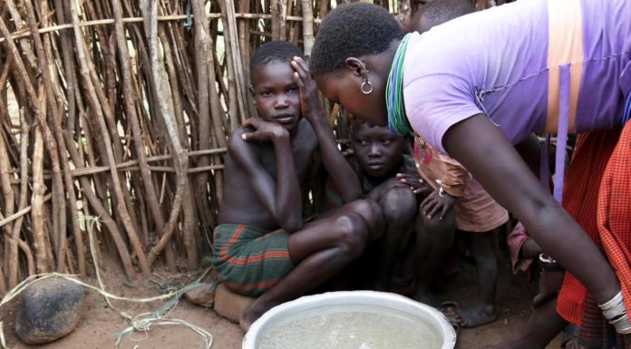 Pourquoi la Crise Alimentaire Revient au Karamoja? Pourquoi la Crise Alimentaire Revient au Karamoja?