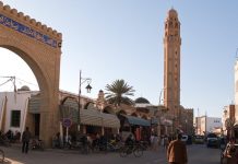 رواق مدينة توزر فضاء لحفظ الذاكرة وتنشيط السياحة