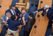 الهزيمة في ليبيا والصراع السياسي في تونس