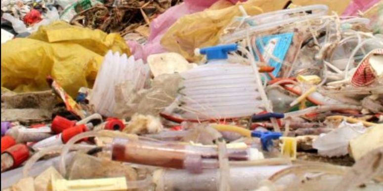 وزير البيئة: تونس تنتج سنويّا 8 آلاف من النفايات الصحيّة الخطرة