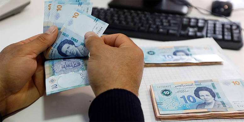 المرأة في تونس تتقاضى في القطاع العام أجرا أعلى بنسبة 20 بالمائة من الرجال وأجرا أقل في القطاع الخاص (تقرير إقليمي) المرأة في تونس تتقاضى في القطاع العام أجرا أعلى بنسبة 20 بالمائة من الرجال وأجرا أقل في القطاع الخاص (تقرير إقليمي)
