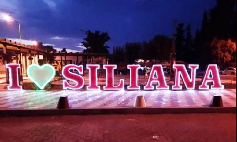 سليانة: مستثمرون شبان يدخلون في اعتصام مفتوح للمطالبة بايجاد حلول لوضعياتهم بعد تضرر مؤسساتهم من جائحة سليانة: مستثمرون شبان يدخلون في اعتصام مفتوح للمطالبة بايجاد حلول لوضعياتهم بعد تضرر مؤسساتهم من جائحة