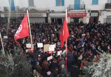 وزير تونسي يعلق على احتجاجات غاضبة وتدخل الجيش وزير تونسي يعلق على احتجاجات غاضبة وتدخل الجيش