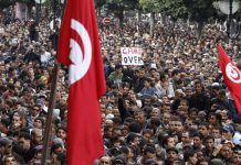 لوفيغارو : تونس بعد الثورة تؤسس للفساد وتنفي الشباب “لوفيغارو” تُقدم حصيلة الثورة: التونسيون في كل مكان يُعدّون موتاهم وسُجناء الرأي.. دمقرطة الفساد والشباب يرغبون في المنفى