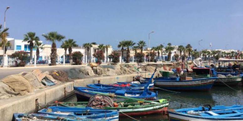 المهدية: إعطاء إشارة انطلاق مشروع إصلاح وحماية وتهيئة ميناء الصيد البحري بالجهة المهدية: إعطاء إشارة انطلاق مشروع إصلاح وحماية وتهيئة ميناء الصيد البحري بالجهة