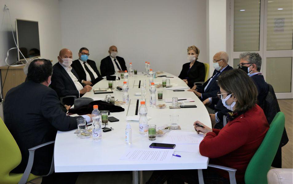 9 شخصيات تدعو الرئاسات الثلاث لتهدئة التوتّر بينها وتُحذّر من انزلاق الى مخاطر عدم الاستقرار 9 شخصيات تدعو الرئاسات الثلاث لتهدئة التوتّر بينها وتُحذّر من انزلاق الى مخاطر عدم الاستقرار