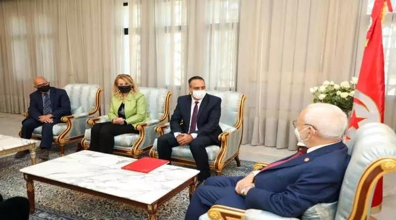 الغنوشي يستقبل وفدا عن مبادرة الغنوشي يستقبل وفدا عن مبادرة