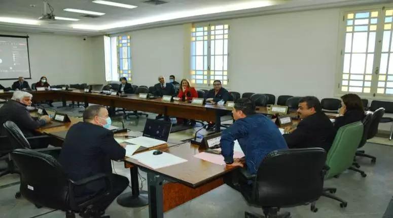 لجنة الإصلاح الإداري تعقد جلسة استماع حول ملف البنك الفرنسي التونسي لجنة الإصلاح الإداري تعقد جلسة استماع حول ملف البنك الفرنسي التونسي