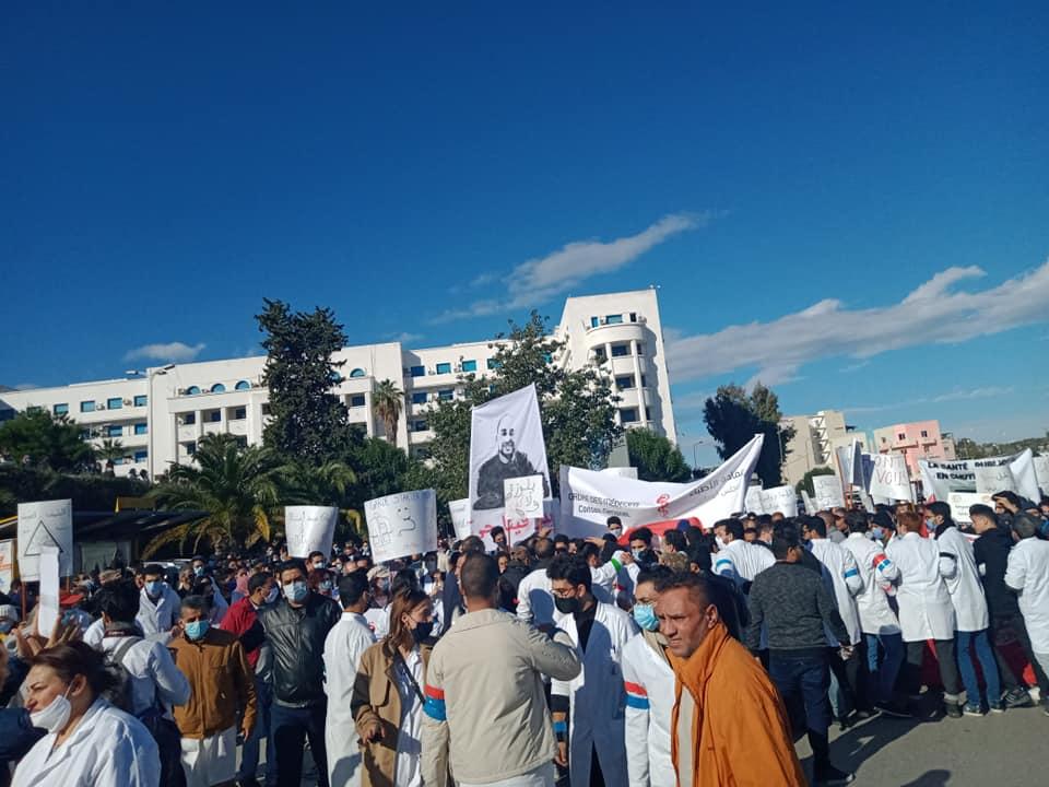 جامعة الصحة تعلن عن إيقاف الخدمات بكل المؤسسات الصحية وعن اعتصام مفتوح بداية من يوم غد جامعة الصحة تعلن عن إيقاف الخدمات بكل المؤسسات الصحية وعن اعتصام مفتوح بداية من يوم غد