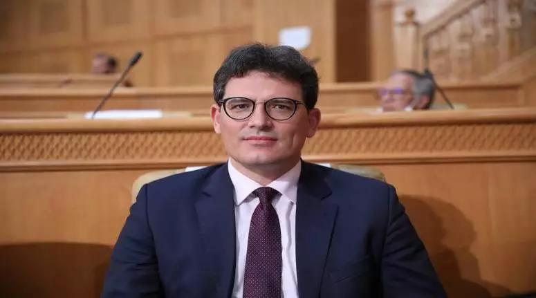 شقشوق: وزارة النقل تعد خطة لانقاذ الخطوط التونسية ستكون جاهزة خلال الربع الاخير من 2021 شقشوق: وزارة النقل تعد خطة لانقاذ الخطوط التونسية ستكون جاهزة خلال الربع الاخير من 2021