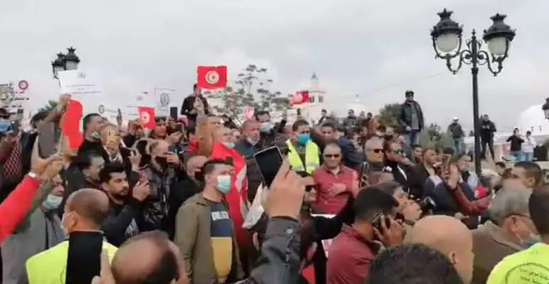 الأمنيون غاضبون... وعلى تردي أوضاعهم المهنية والمادية يحتجون الأمنيون غاضبون... وعلى تردي أوضاعهم المهنية والمادية يحتجون