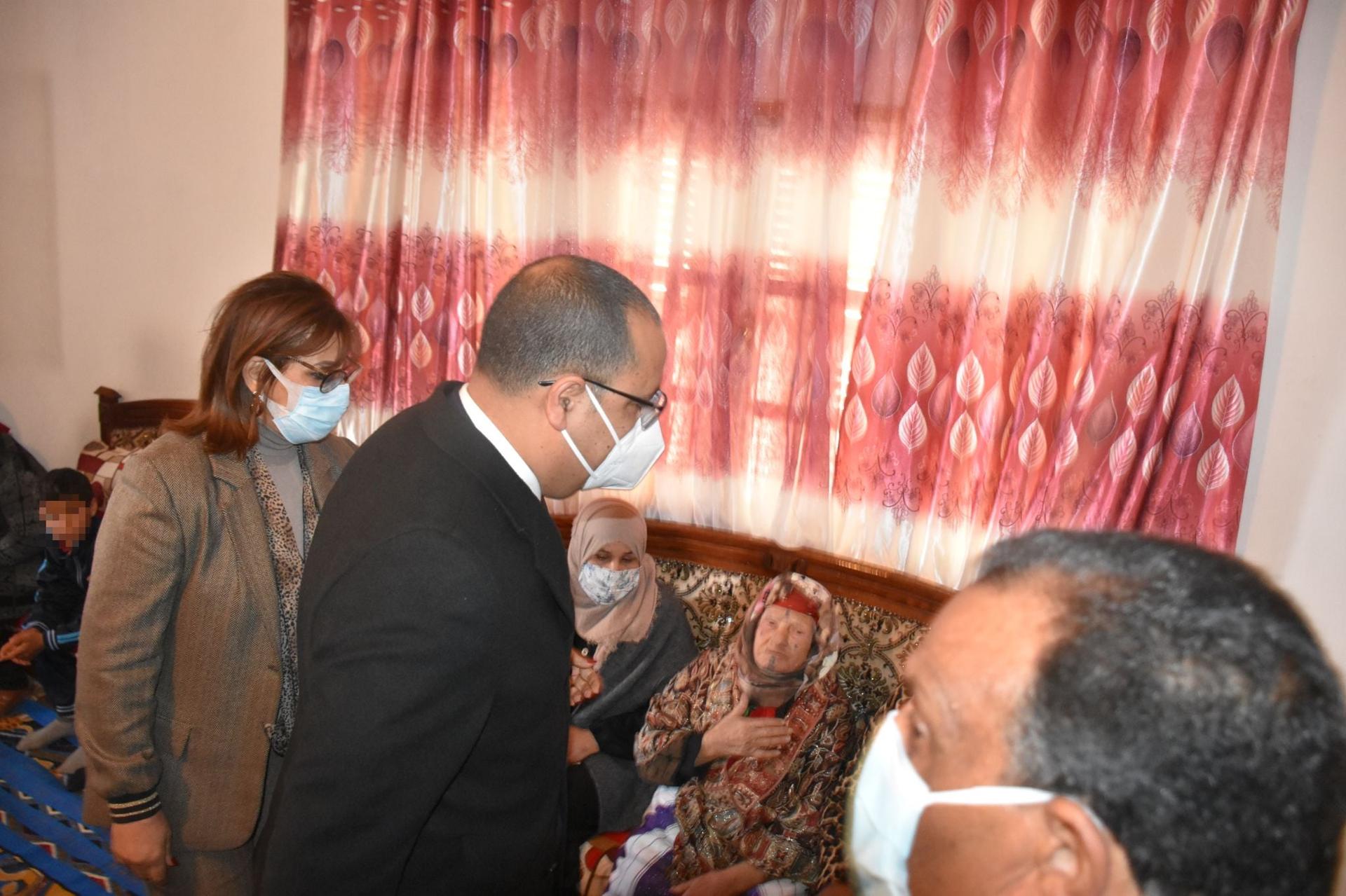 المشيشي يُعزّي عائلة مُعتمد تمغزة المشيشي يُعزّي عائلة مُعتمد تمغزة