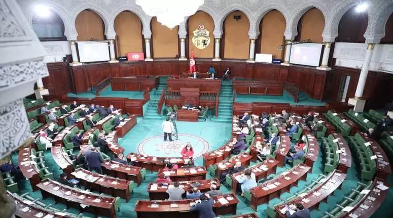 غدا الإثنين جلسة عامّة بالبرلمان لتوجيه أسئلة شفاهية إلى عدد من الوزراء غدا الإثنين جلسة عامّة بالبرلمان لتوجيه أسئلة شفاهية إلى عدد من الوزراء