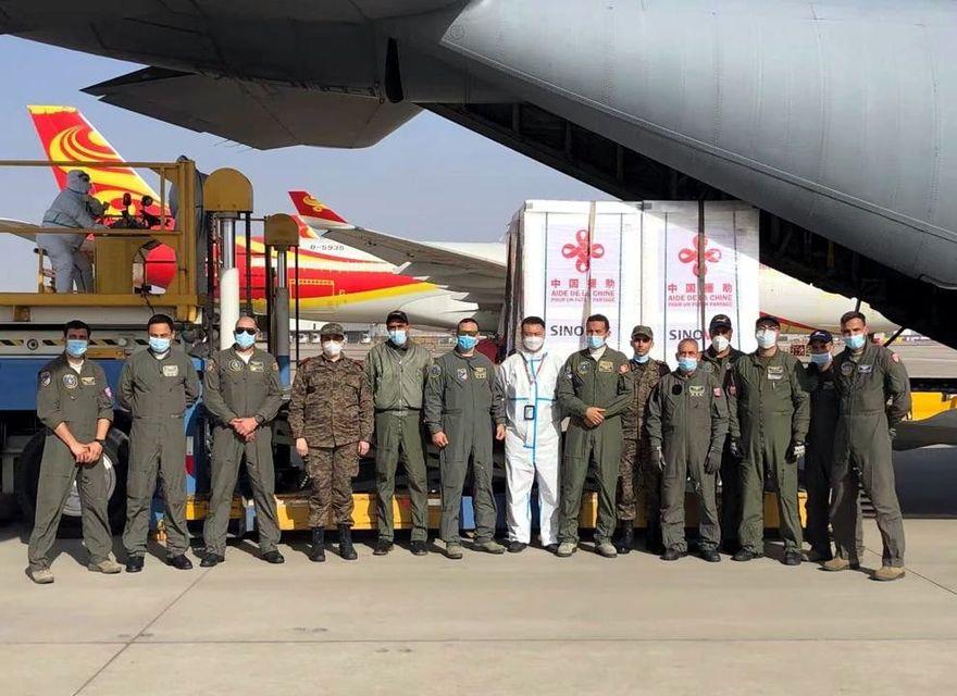 الرئاسة: غدا وصول 200 ألف جرعة من لقاح “سينوفاك” الرئاسة: غدا وصول 200 ألف جرعة من لقاح “سينوفاك”