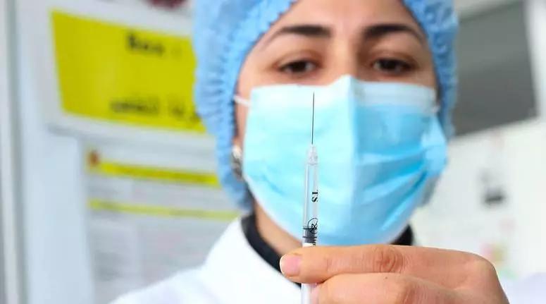 وزارة الصحة: عدد الأشخاص الملقحين بلغ 98057 شخصا الى غاية يوم أمس وزارة الصحة: عدد الأشخاص الملقحين بلغ 98057 شخصا الى غاية يوم أمس