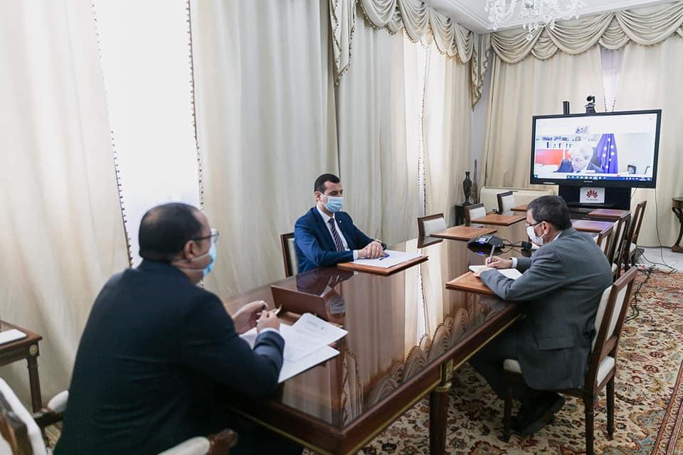 المشيشي يطلب من الاتحاد الأوروبي التعجيل بمدّ تونس بعدد أكبر من لقاحات كورونا المشيشي يطلب من الاتحاد الأوروبي التعجيل بمدّ تونس بعدد أكبر من لقاحات كورونا