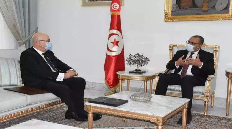 رئيس الحكومة يستقبل محافظ البنك المركزي رئيس الحكومة يستقبل محافظ البنك المركزي