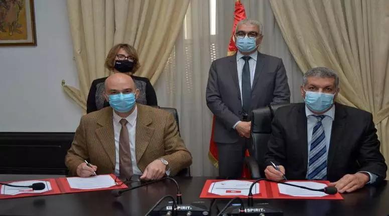 توقيع اتفاقية شراكة وتعاون بين فيفو إنرجي تونس ووزارة التربية توقيع اتفاقية شراكة وتعاون بين فيفو إنرجي تونس ووزارة التربية