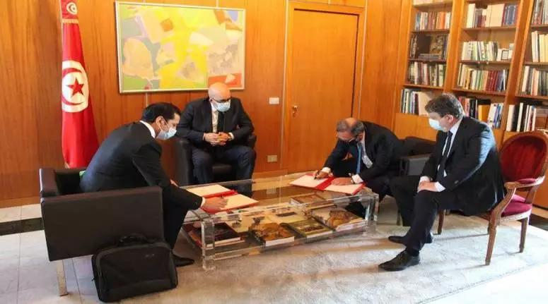 التوقيع على مذكرة تفاهم للتعاون في مجال دفع الاستثمار بين تونس وإيطاليا التوقيع على مذكرة تفاهم للتعاون في مجال دفع الاستثمار بين تونس وإيطاليا