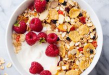 لن تصدق.. 7 أطعمة شهيرة تخفي سكراً أكثر ما تتخيله بكثير لن تصدق.. 7 أطعمة شهيرة تخفي سكراً أكثر ما تتخيله بكثير