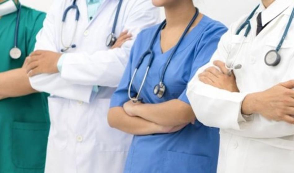 وزارة الدفاع تدعو الإطارات الطبية وشبه الطبية المتخرجين في الثلاث سنوات الأخيرة إلى تعزيز الجهود في مجابهة كورونا في إطار الخدمة الوطنية وزارة الدفاع تدعو الإطارات الطبية وشبه الطبية المتخرجين في الثلاث سنوات الأخيرة إلى تعزيز الجهود في مجابهة كورونا في إطار الخدمة الوطنية