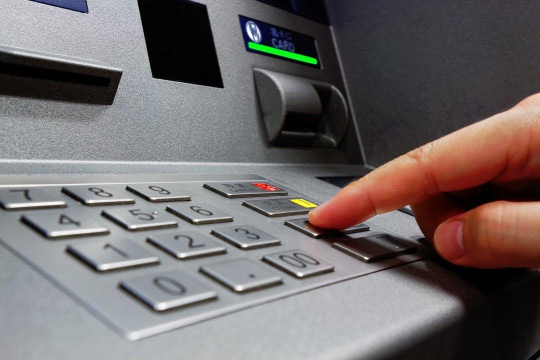 البنك المركزي يدعو إلى ضرورة تأمين استمرارية عمليات السحب من الموزّعات الآليّة للأوراق النقديّة خلال عطلة عيد الإضحى البنك المركزي يدعو إلى ضرورة تأمين استمرارية عمليات السحب من الموزّعات الآليّة للأوراق النقديّة خلال عطلة عيد الإضحى