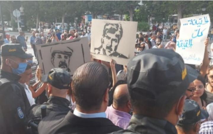 اتّحاد الشغل: يجب فتح تحقيق وتحميل المسؤوليات في الاعتداء على وقفة المُطالبين بكشف حقيقة الاغتيالات السياسية اتّحاد الشغل: يجب فتح تحقيق وتحميل المسؤوليات في الاعتداء على وقفة المُطالبين بكشف حقيقة الاغتيالات السياسية
