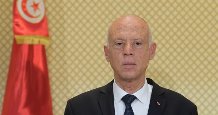 قيس سعيد يتهم أشخاصا بالتآمر لضرب الرئاسة ويكشف معلومة مثيرة لأول مرة قيس سعيد يتهم أشخاصا بالتآمر لضرب الرئاسة ويكشف معلومة مثيرة لأول مرة