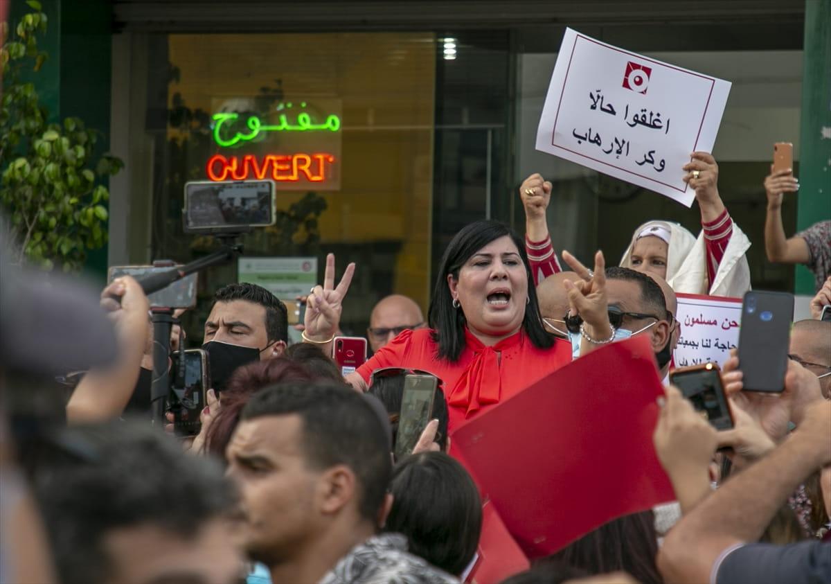 عبير موسي تدعو خلال تجمع لأنصارها رئيس الجمهورية إلى غلق فرع تونس لاتحاد علماء المسلمين عبير موسي تدعو خلال تجمع لأنصارها رئيس الجمهورية إلى غلق فرع تونس لاتحاد علماء المسلمين