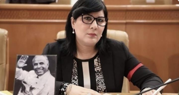 الدستوري الحر يتظاهر أمام الدستوري الحر يتظاهر أمام