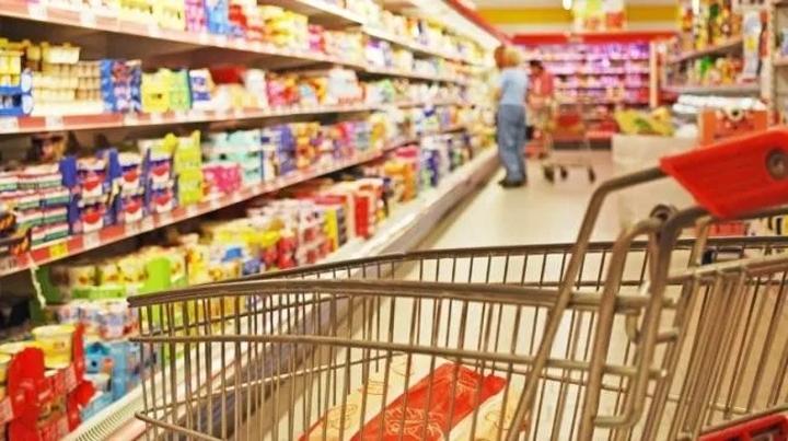 الهادي بكور: المساحات التجارية الكبرى ستبيع اللوازم المدرسية بسعر التكلفة ولا علاقة لنا بإشكال الماء المعدني الهادي بكور: المساحات التجارية الكبرى ستبيع اللوازم المدرسية بسعر التكلفة ولا علاقة لنا بإشكال الماء المعدني