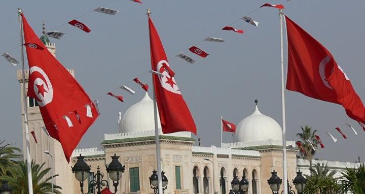 تونس... حملة الدكتوراه العاطلون عن العمل ينظمون تونس... حملة الدكتوراه العاطلون عن العمل ينظمون