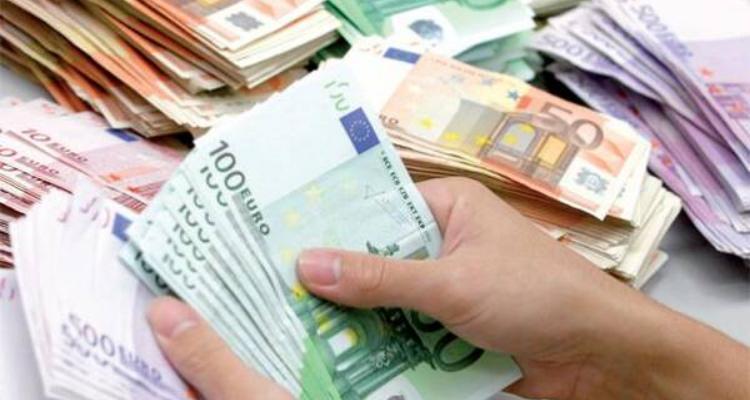 ارتفاع تاريخي لتحويلات التونسيين المقيمين بالخارج منذ 2011 الى 5.4 مليارات دينار ارتفاع تاريخي لتحويلات التونسيين المقيمين بالخارج منذ 2011 الى 5.4 مليارات دينار