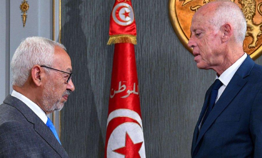 شقيق الرئيس التونسي يتحدث عن نخبة حاكمة جديدة… و«النهضة» تنفي ترؤس الغنوشي لجلسة برلمانية مخصصة لعزل الرئيس شقيق الرئيس التونسي يتحدث عن نخبة حاكمة جديدة… و«النهضة» تنفي ترؤس الغنوشي لجلسة برلمانية مخصصة لعزل الرئيس