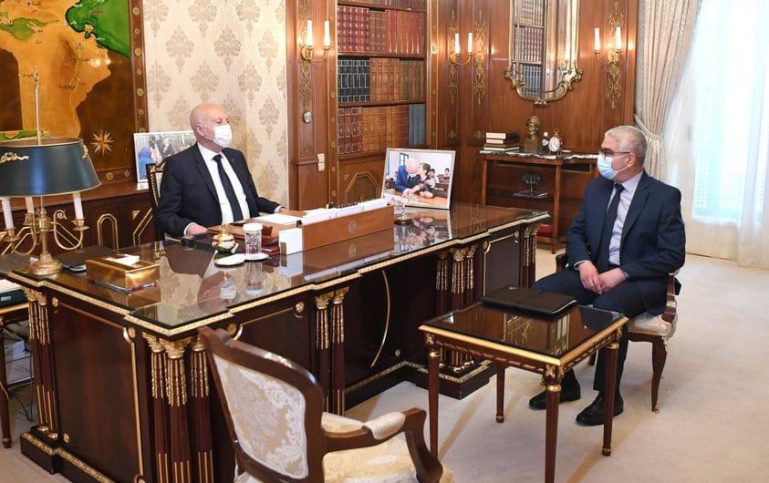 قيس سعيد يقرر إنشاء لجنة تسهر على التصرف في المساعدات الموجهة لتهيئة عدد من المؤسسات التربوية ومساعدة التلاميذ المعوزين قيس سعيد يقرر إنشاء لجنة تسهر على التصرف في المساعدات الموجهة لتهيئة عدد من المؤسسات التربوية ومساعدة التلاميذ المعوزين