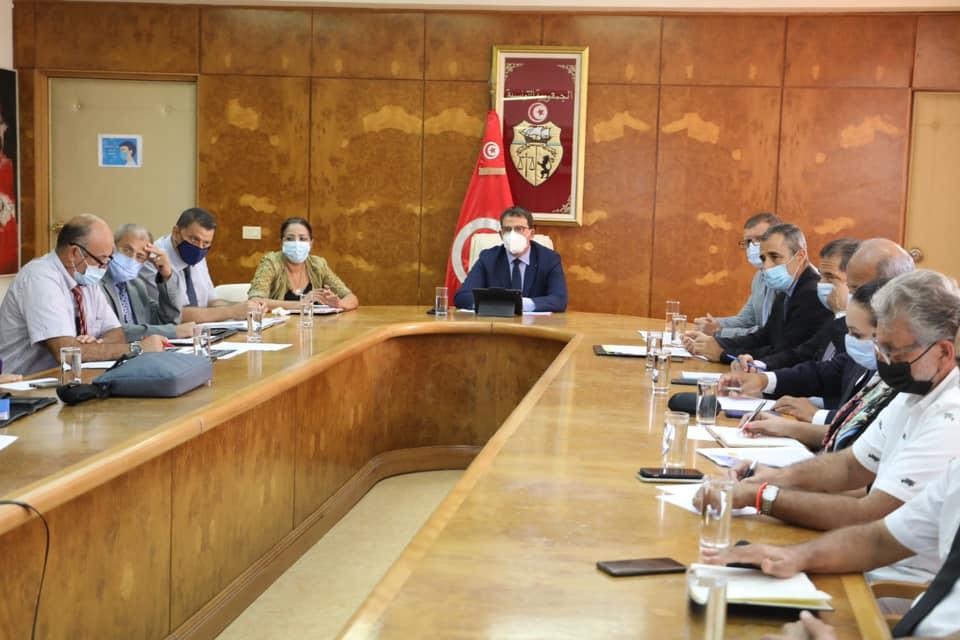 وزارة النقل: الاسراع في استكمال تطوير تطبيقة التصدير الخاصة بإضبارة النقل وإدخالها حيز الاستغلال بميناء رادس قبل موفى شهر أكتوبر 2021. وزارة النقل: الاسراع في استكمال تطوير تطبيقة التصدير الخاصة بإضبارة النقل وإدخالها حيز الاستغلال بميناء رادس قبل موفى شهر أكتوبر 2021.