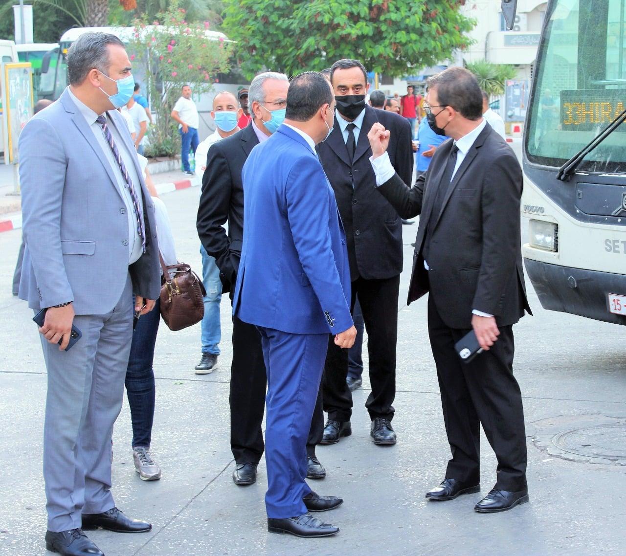 نقل تونس: قريبا العمل بمنظومة الاستخلاص الجديدة بالمحطات المهيأة بتونس الكبرى وعلى متن وسائل النقل نقل تونس: قريبا العمل بمنظومة الاستخلاص الجديدة بالمحطات المهيأة بتونس الكبرى وعلى متن وسائل النقل