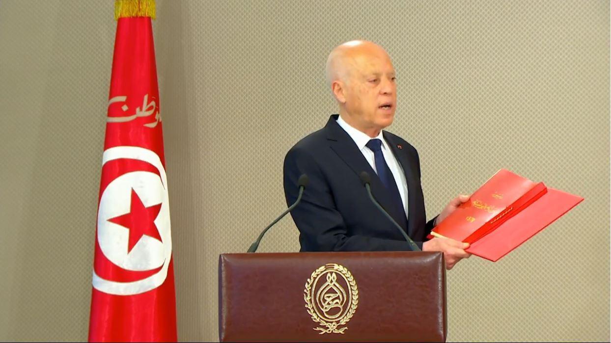 بالتفصيل: صدور “الدستور الصغير” لقيس سعيّد بالرائد الرسمي بالتفصيل: صدور “الدستور الصغير” لقيس سعيّد بالرائد الرسمي