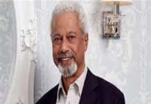 الروائي الأفريقي عبدالرزاق جورنا يحصد جائزة نوبل في الآداب 2021 الروائي الأفريقي عبدالرزاق جورنا يحصد جائزة نوبل في الآداب 2021