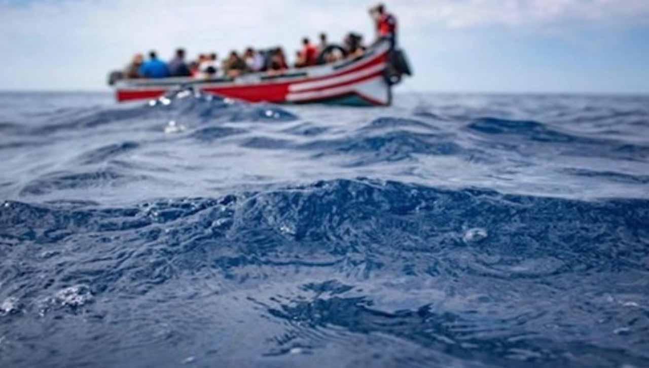 غرق أب وطفليه في عملية هجرة غير نظامية بسواحل المهدية غرق أب وطفليه في عملية هجرة غير نظامية بسواحل المهدية