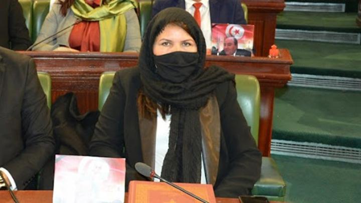 الإذن بتوفير الإحاطة لعضوتي مجلس نواب الشعب المجمدة أعماله، هاجر بوهلال وإحدى زميلاتها الإذن بتوفير الإحاطة لعضوتي مجلس نواب الشعب المجمدة أعماله، هاجر بوهلال وإحدى زميلاتها