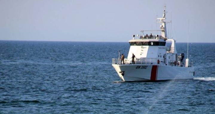 انتشال جثة بسواحل طبلبة لأحد المفقودين الـ25 في غرق مركب هجرة غير نظامية قبالة سواحل المهدية انتشال جثة بسواحل طبلبة لأحد المفقودين الـ25 في غرق مركب هجرة غير نظامية قبالة سواحل المهدية
