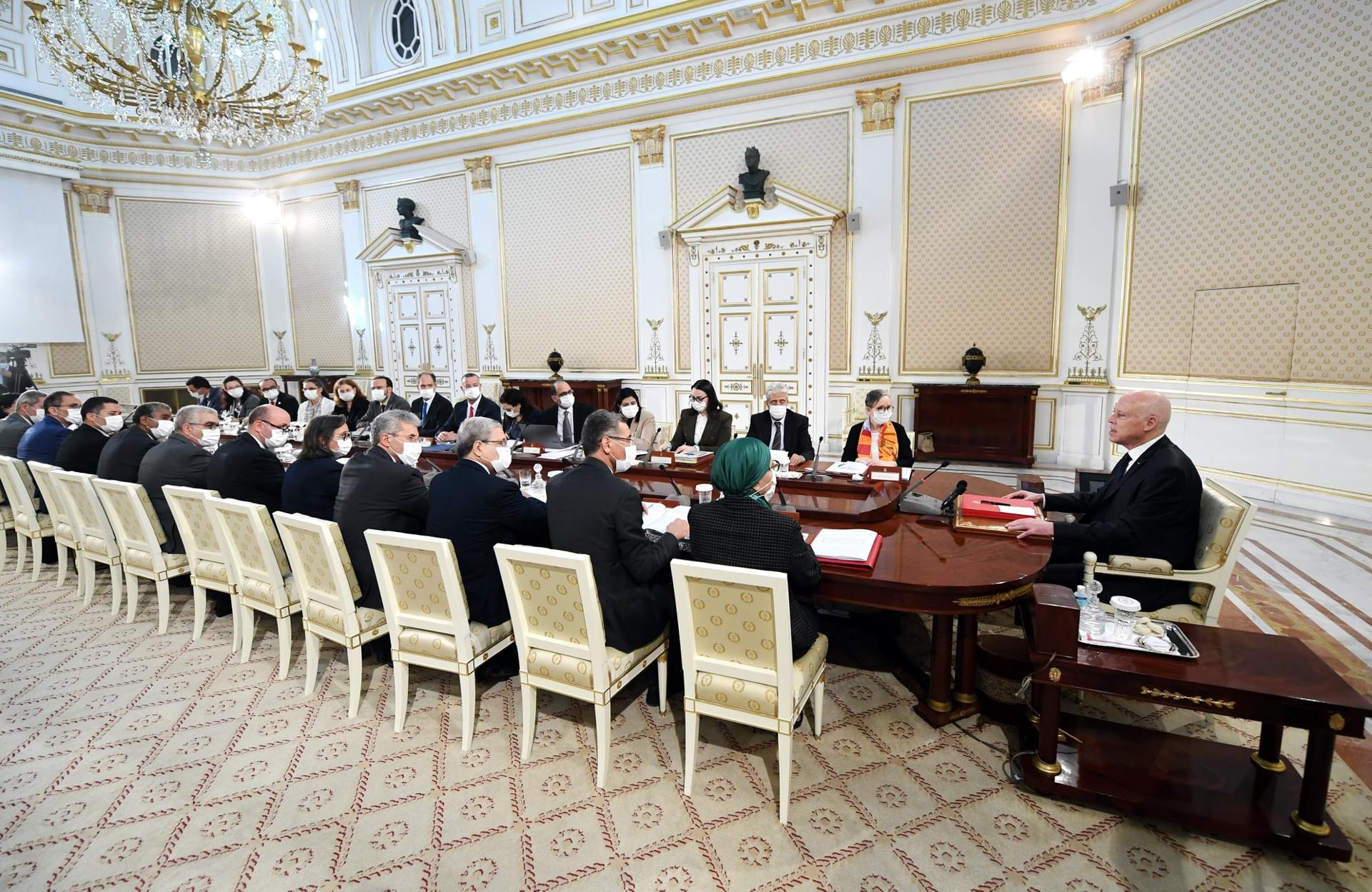 في مجلس الوزراء: النظر في قانون المالية التعديلي وإلحاق وزارة الشؤون المحلية بالداخلية في مجلس الوزراء: النظر في قانون المالية التعديلي وإلحاق وزارة الشؤون المحلية بالداخلية
