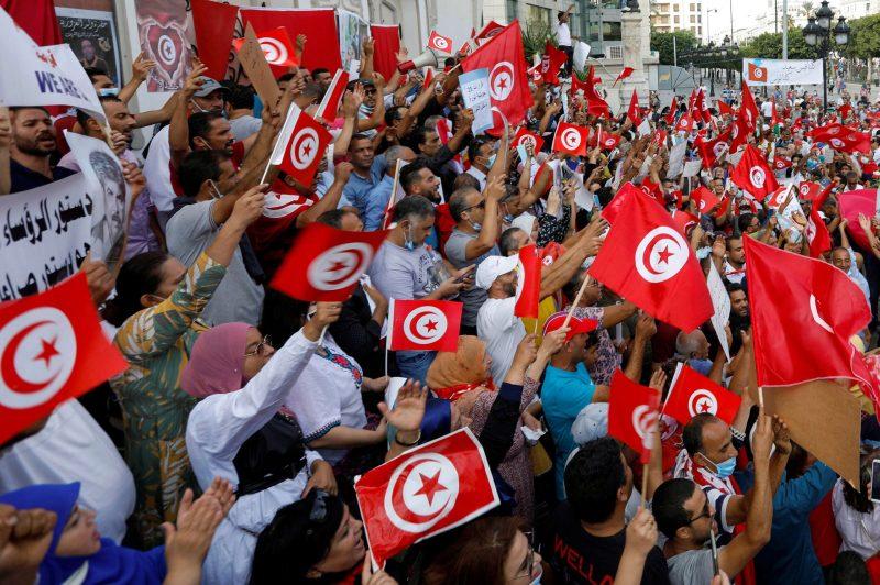 “مواطنون ضد الانقلاب” تقترح انتخابات رئاسية وتشريعية مبكرة في تونس