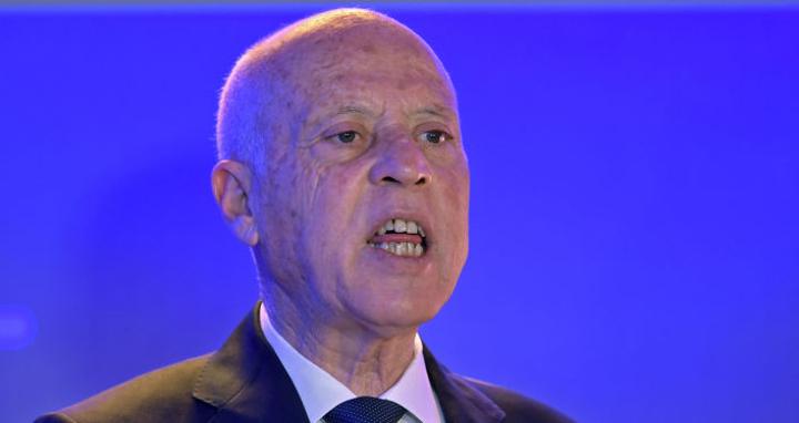 الرئيس التونسي يتهم بعض الجهات بمحاولة زرع الفتنة... فيديو الرئيس التونسي يتهم بعض الجهات بمحاولة زرع الفتنة... فيديو