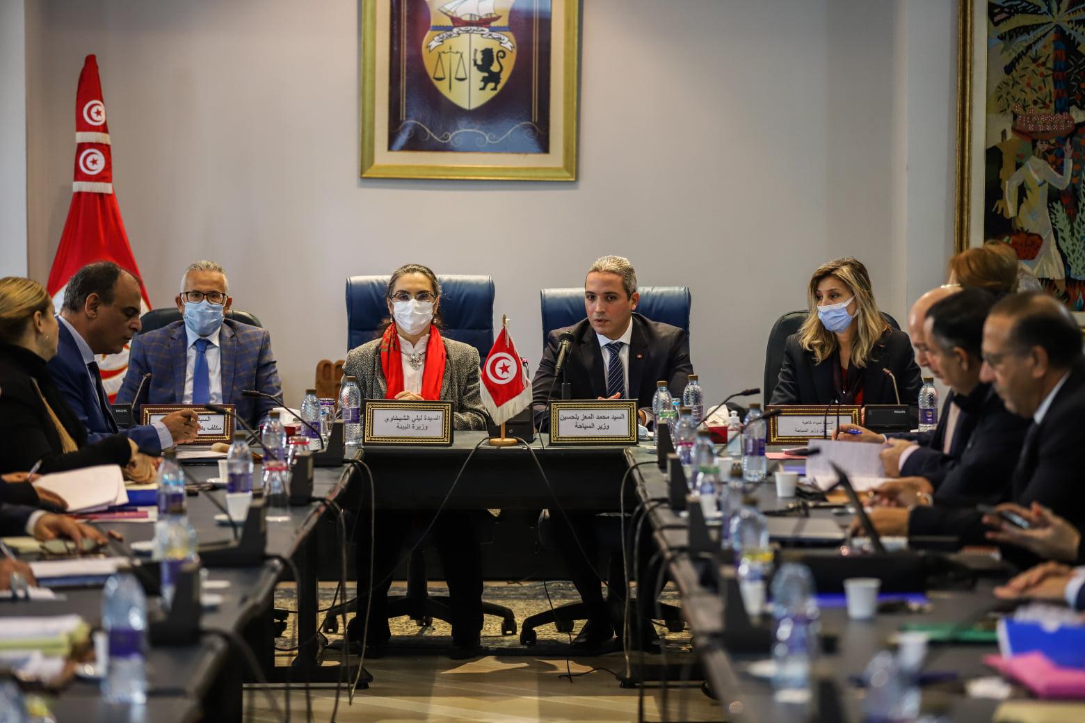 جلسة عمل مشتركة بين وزيري السياحة والبيئة حول الوضع البيئي بالمناطق السياحية واستغلال الملك العمومي البحري جلسة عمل مشتركة بين وزيري السياحة والبيئة حول الوضع البيئي بالمناطق السياحية واستغلال الملك العمومي البحري